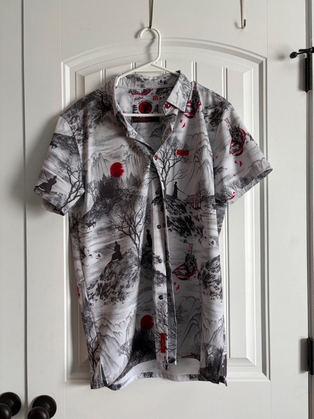 Casual Short-Sleeve Button-Down Shirt — White, Black & Red Scenic Print